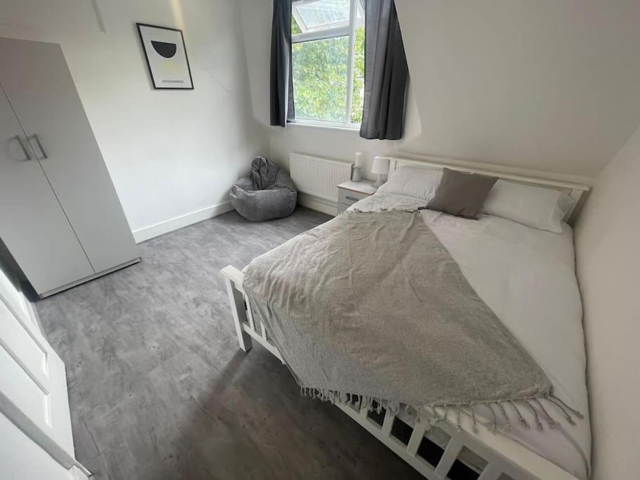 Lovely 2 Bed On Tower Bridge London Bagian luar foto